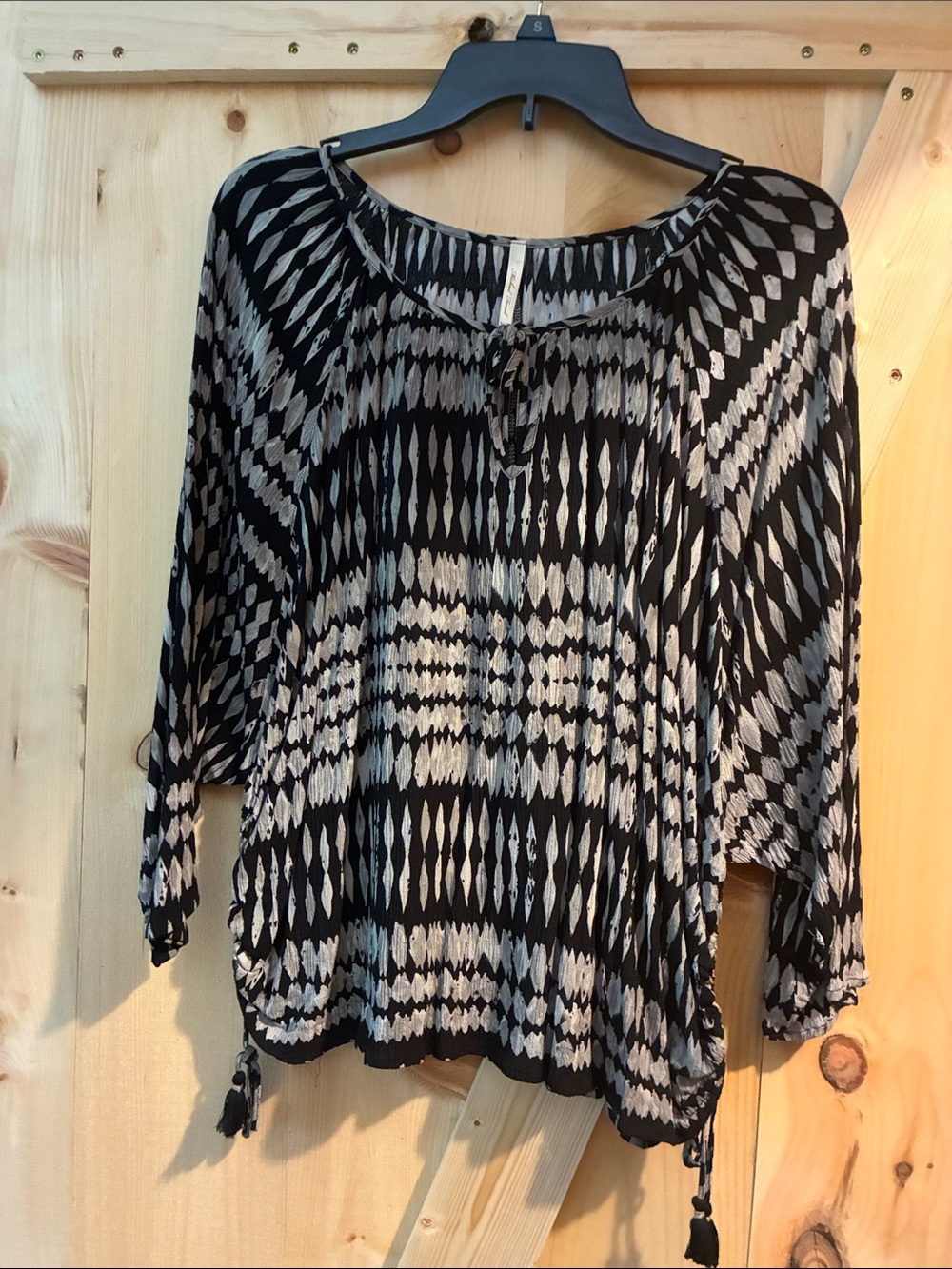 Black and White Geometric Peasant Tunic Top